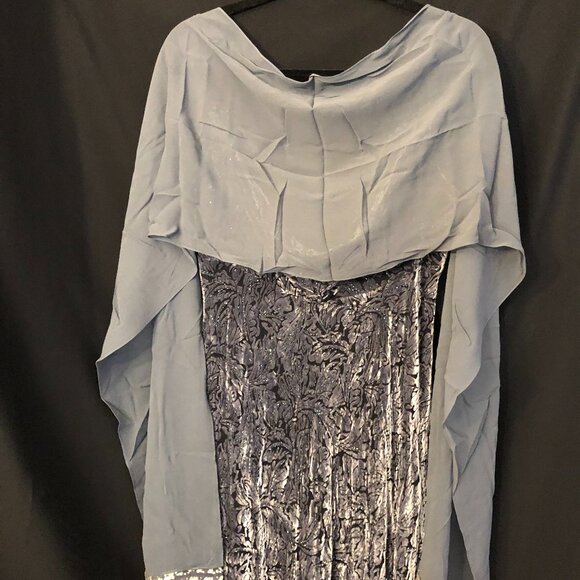 Stunning Carmen Marc Valvo beaded Velvet Gown: Size 12 - Picture 6 of 16